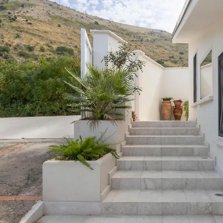 Quirat By Interhome Terrasini